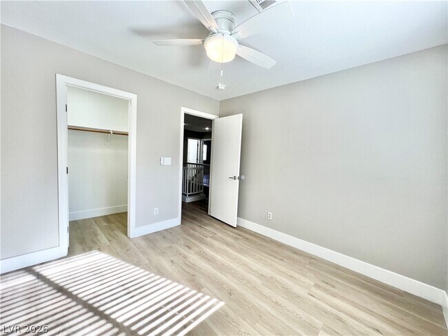 Building Photo - 1705 Encarta St