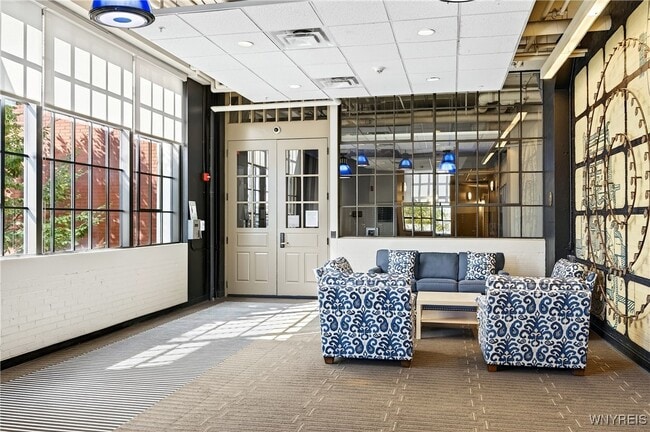 Building Photo - 2917 Main St