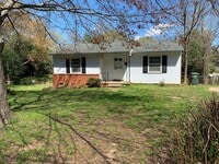 Building Photo - Cozy Ranch Style Home!!