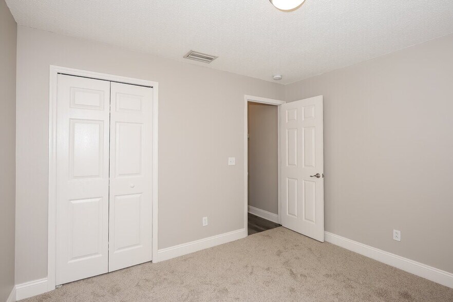 Building Photo - 12128 Buffington Ln