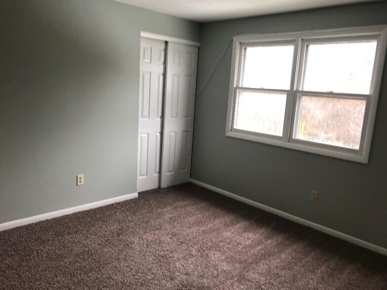 2nd Bedroom - 124 Larkins Xing