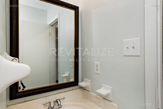 Building Photo - Beautifully Updated 3-Bedroom Home with Granite Kitchen & Sunroom Retreat!