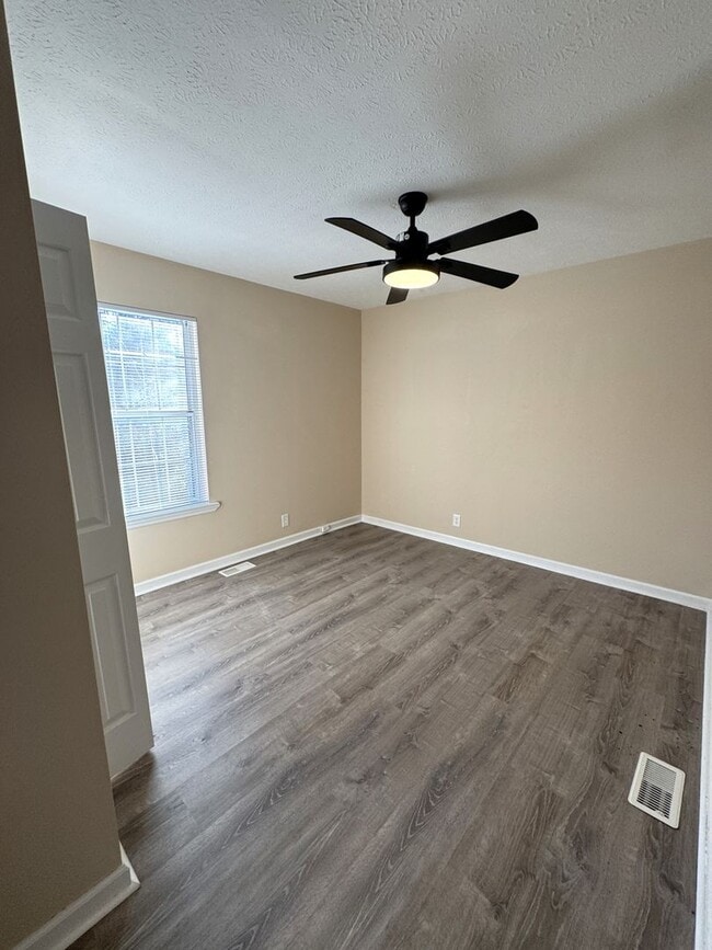 Building Photo - Move-In Ready 3 Bedroom 2 Bath Home in Antioch!