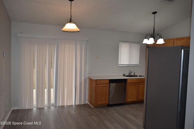 Building Photo - 213 Abello Rd SE