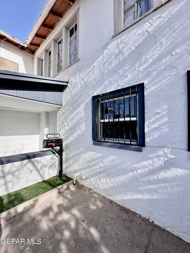 Building Photo - 4808 N Stevens St