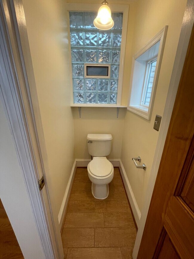 Building Photo - Charming 1928 Row Home for Rent with Modern Amenities — 2 Bedroom 2 Full Bath w/ 2 Half Baths, 2 ...