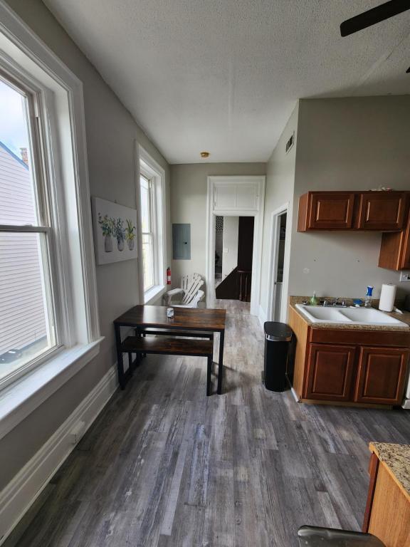 Building Photo - 2348 Wheeler St