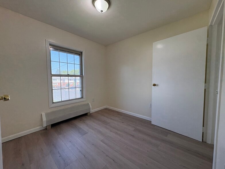 Building Photo - 174 Dwight St