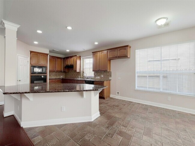 Building Photo - 5547 Cranston Ct