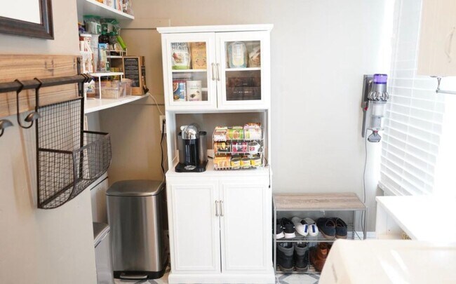 Building Photo - Single Family Home close to Sloan's Lake