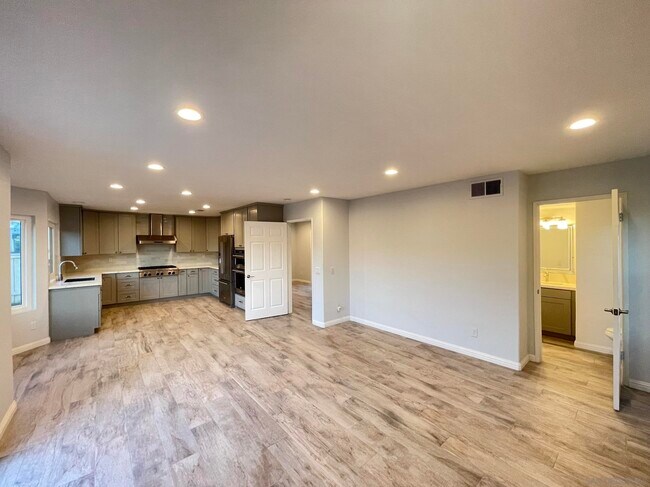 Building Photo - 7210 Fargate Terrace