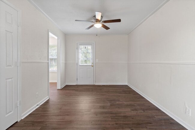 Building Photo - 685 Artic Ave