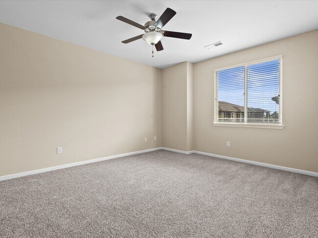 Building Photo - New Paint and Carpet in Modern Midtown