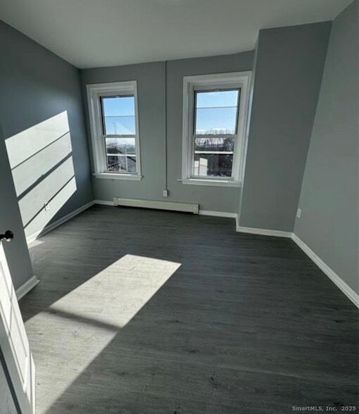 Building Photo - 503 E Main St