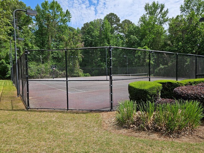 Building Photo - Rare 3 bed 2.5 located in the Etowah School District