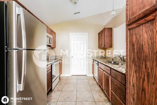 Building Photo - 4250 Village Bend Dr, Indianapolis, IN 46254