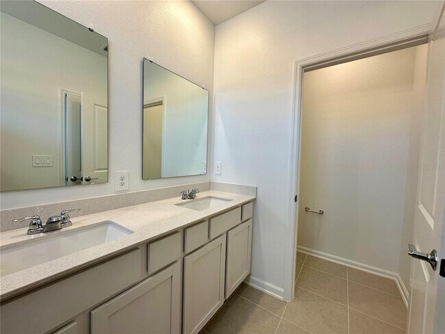 Building Photo - 7139 Sienna Oak Aly