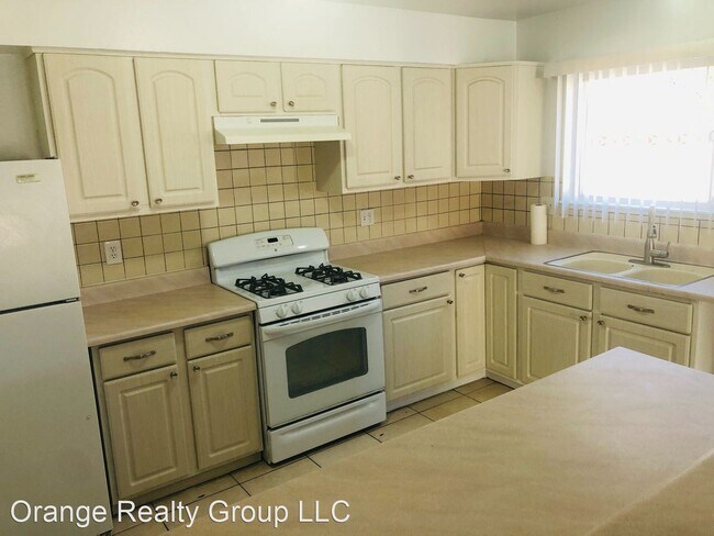 Building Photo - 4 br, 2 bath House - 4382 El Cholo Way