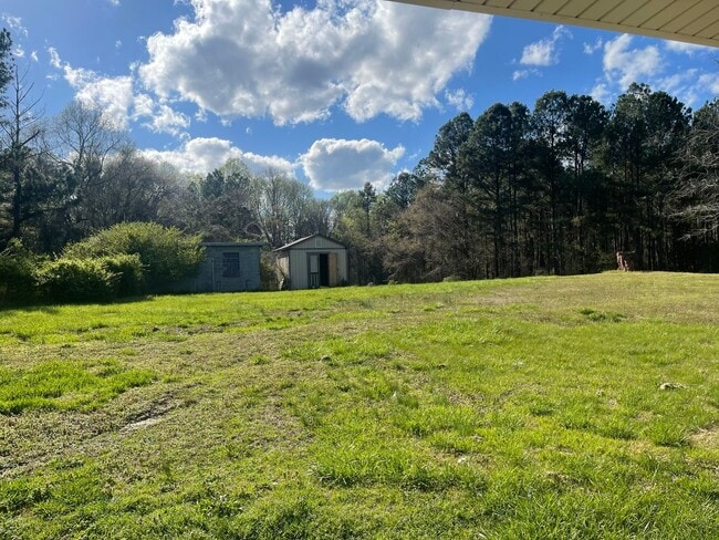 Building Photo - Adorable Two Bedroom House in the New Have...