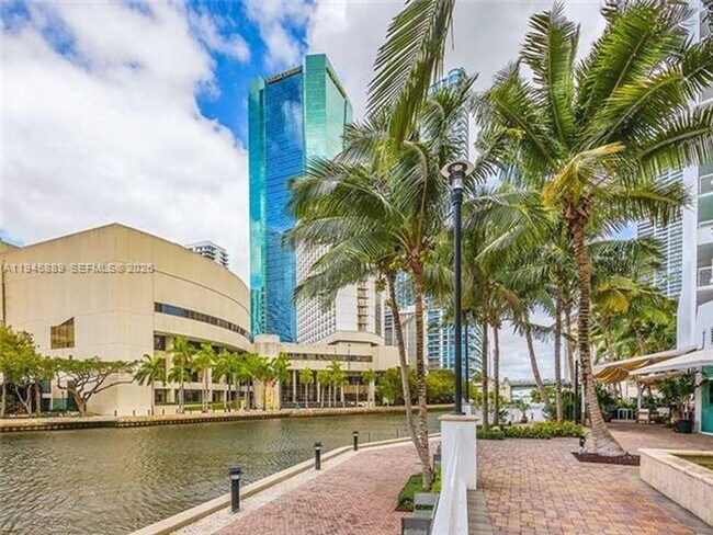 Building Photo - 31 SE 5th St