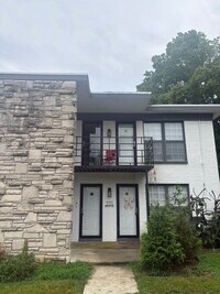 Building Photo - 2111 Evelyn Ave