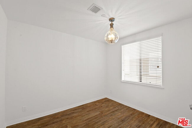 Building Photo - 122 Ocean Park Blvd