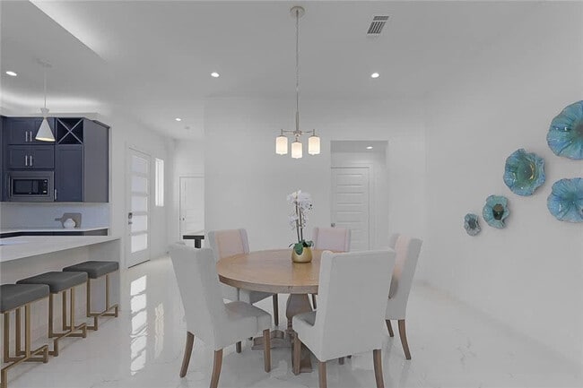 Building Photo - 2931 El Fenice Ln