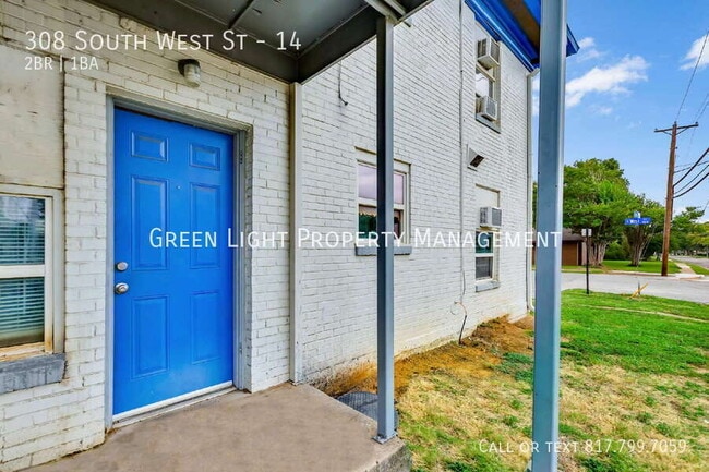 Building Photo - 308 S W St