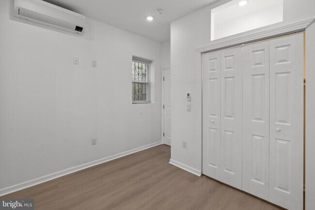 Building Photo - 13 S 55th St
