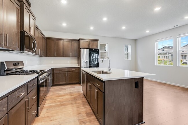 Building Photo - -- Price Reduced!! -- 4 Bed, 3 Bath Rental...