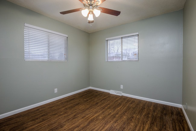 Building Photo - 510 NE Corder St