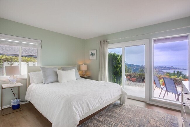 Building Photo - Modern Ocean View Home in La Jolla 4 Bed, 3 Bath