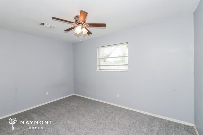 Building Photo - 7126 Kings Dr