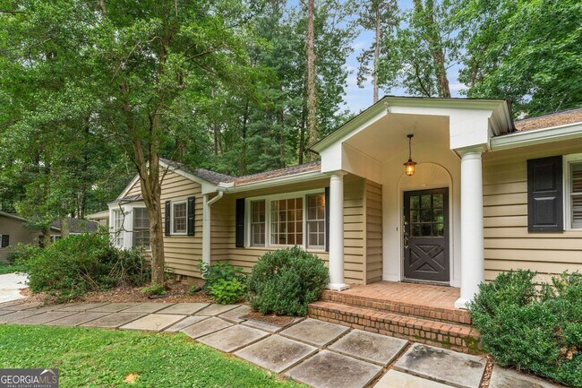 Building Photo - 2986 Mornington Dr NW