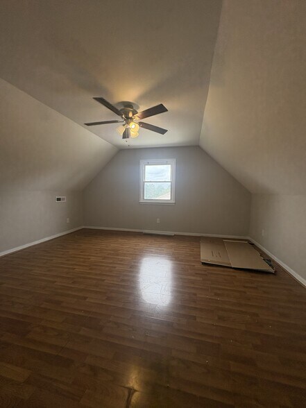 Building Photo - 3022 Fielding Rd