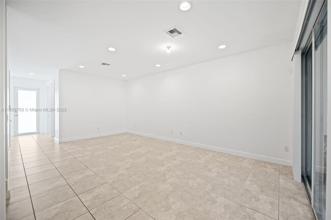 Building Photo - 6907 Pines Cir