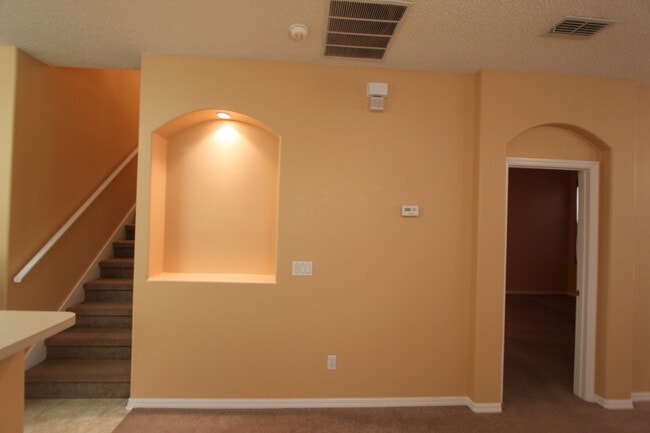Building Photo - Available NOW! BEAUTIFUL  2 BD/2BA Home in...