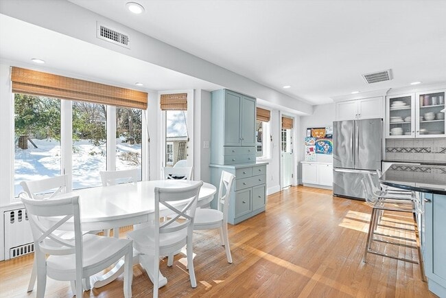 Building Photo - 23 Jefferson Rd