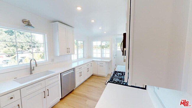 Building Photo - 495 Erbes Rd
