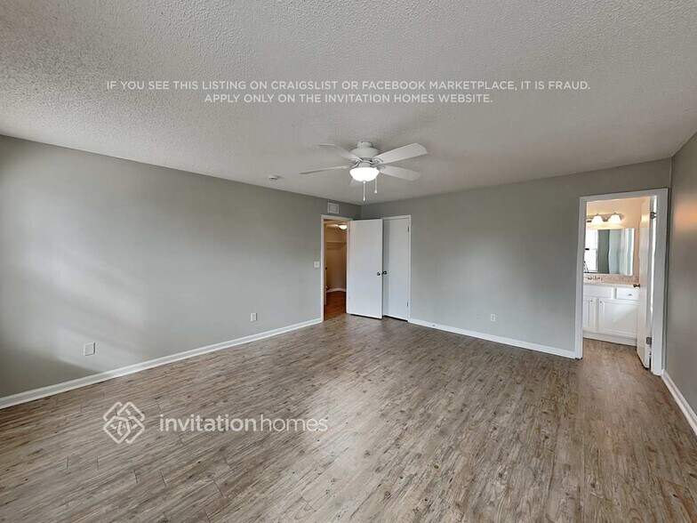 Building Photo - 10828 Losco Jct Dr