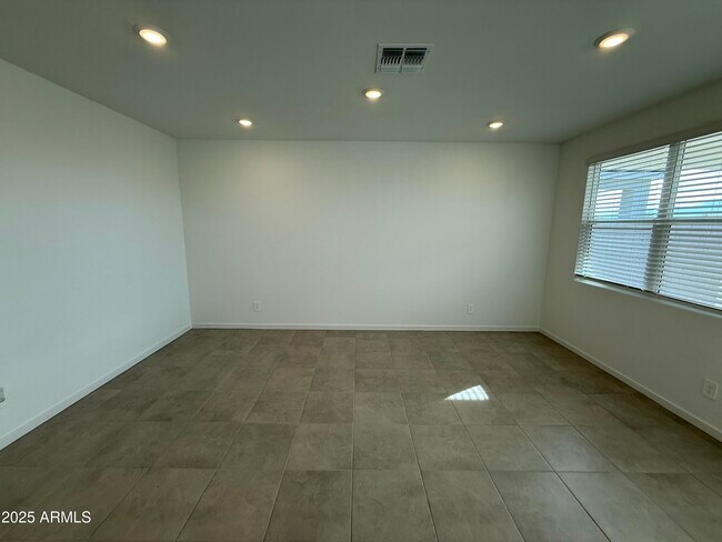 Building Photo - 7433 E Cozy Cottage Ln