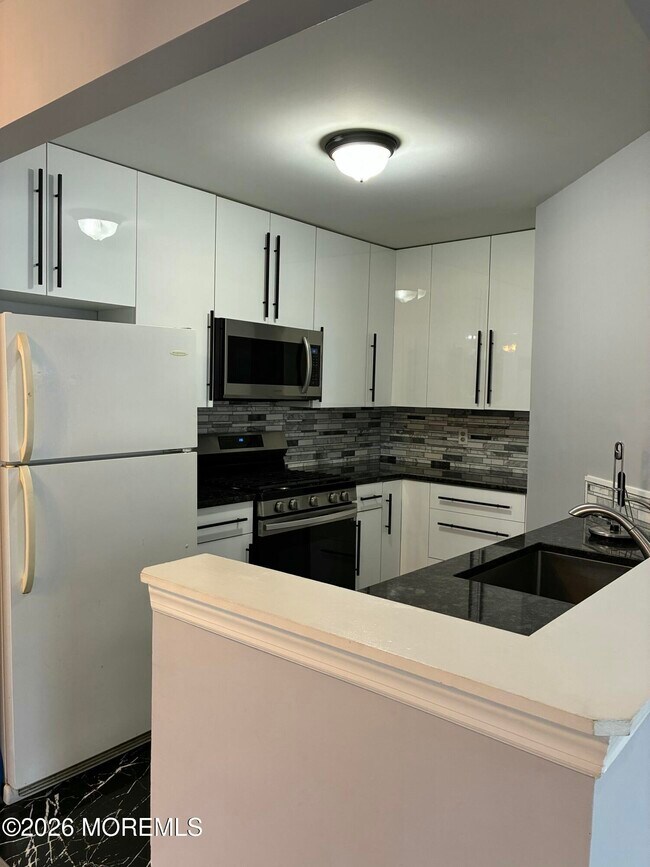 Building Photo - 419 Hancock Pl