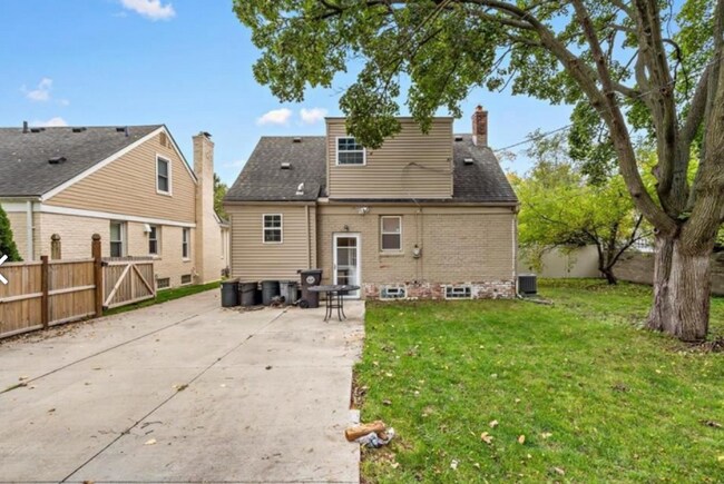 Building Photo - 426 Hillcrest Ave