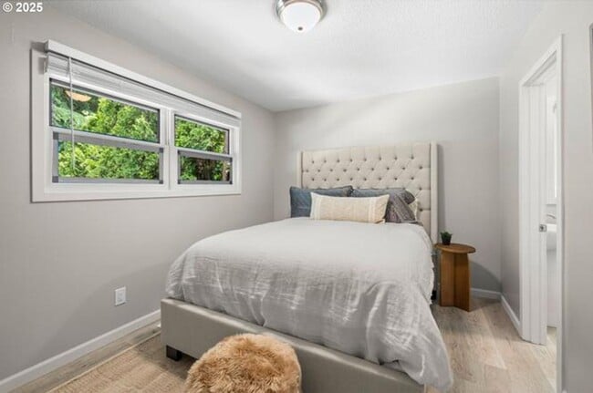 Building Photo - Updated renovations 3BD 2BA 1,050SQ FT in ...