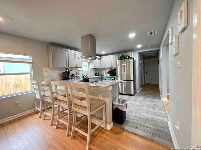 Building Photo - 115 San Salvador Ave