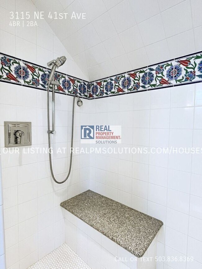 Building Photo - 3115 NE 41st Ave