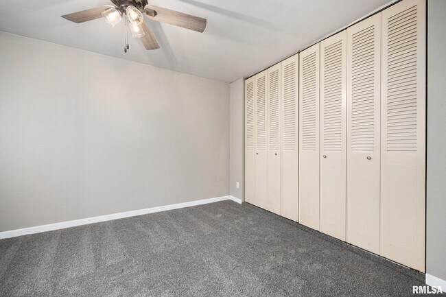 Building Photo - 2975 W Cannes Dr