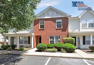 Building Photo - 3BR/2.5BA townhome in south Murfreesboro, close to I-24!