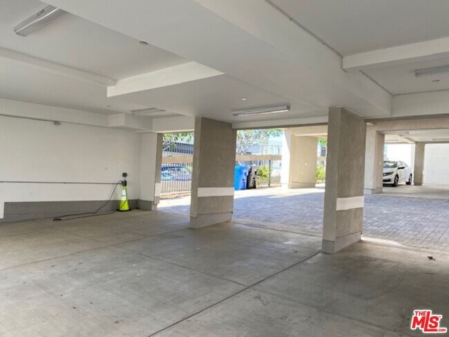 Building Photo - 4937 20th St