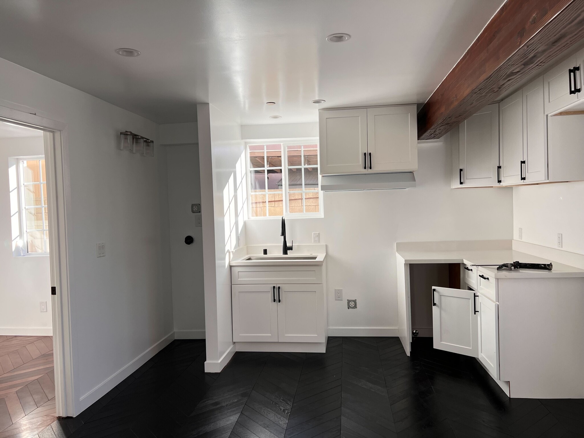 Building Photo - 10312 Buford Ave